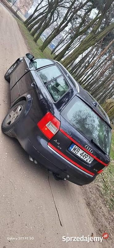 Używany Audi A4 130 KM (95 kW) 2002 Granatowy Kombi