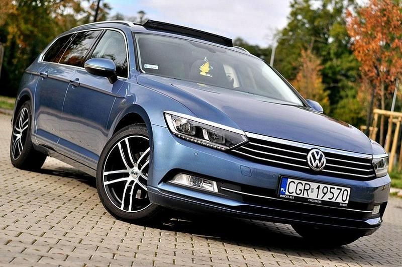 Niebieski Używany 2016 VW Passat Kombi | 40 900 zł (Uczciwa cena) - Obraz 1/4