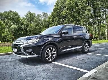 Czarny Używany 2016 Mitsubishi Outlander Intense SUV | 59 900 zł (Uczciwa cena) - Obraz 1/4
