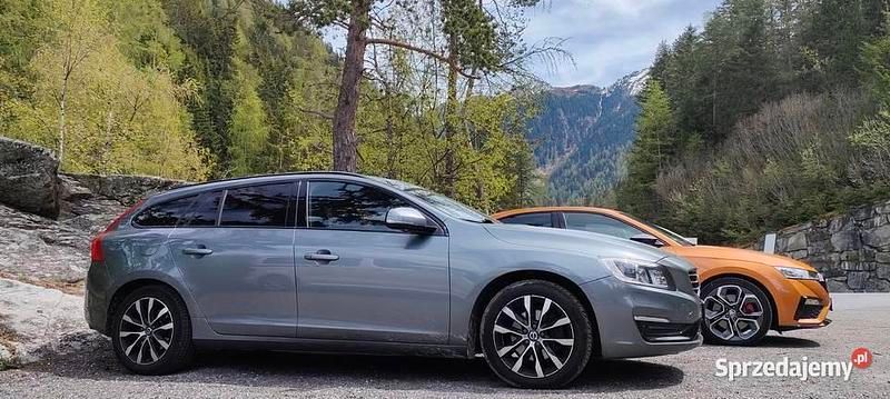 Używany Volvo V60 2017 Szary Kombi