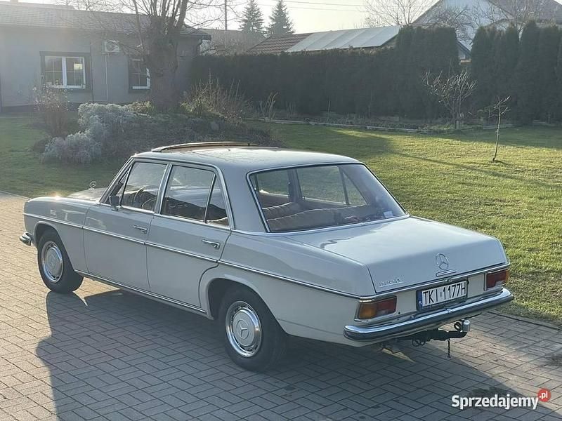 Używany Mercedes W115 1971 Sedan/Limuzyna