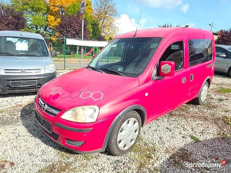 Używany Opel Combo 101 KM (74 kW) 2009 Minivan
