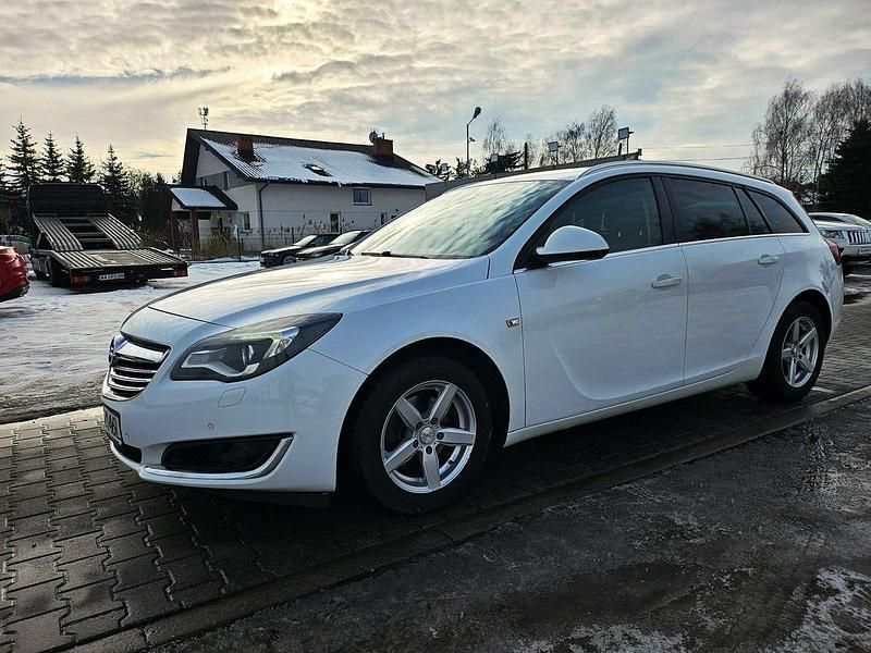 Używany Opel Insignia 120 KM (88 kW) 2014 Biały Kombi