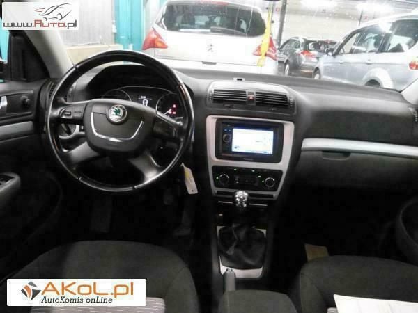 Używany Skoda Octavia 105 KM (77 kW) 2010 Czarny Sedan/Limuzyna