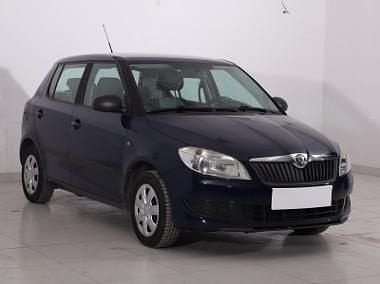 Używany Skoda Fabia 69 KM (50 kW) 2011 Niebieski Hatchback