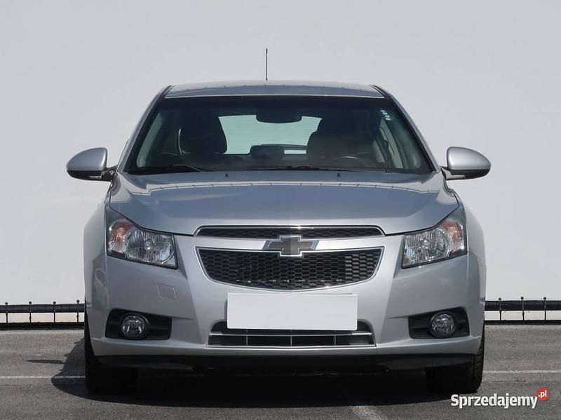 Srebrny Używany 2012 Chevrolet Cruze Hatchback | 24 999 zł (Uczciwa cena) - Obraz 1/4