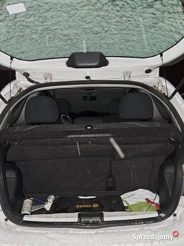 Używany Toyota Yaris 2005 Biały Hatchback