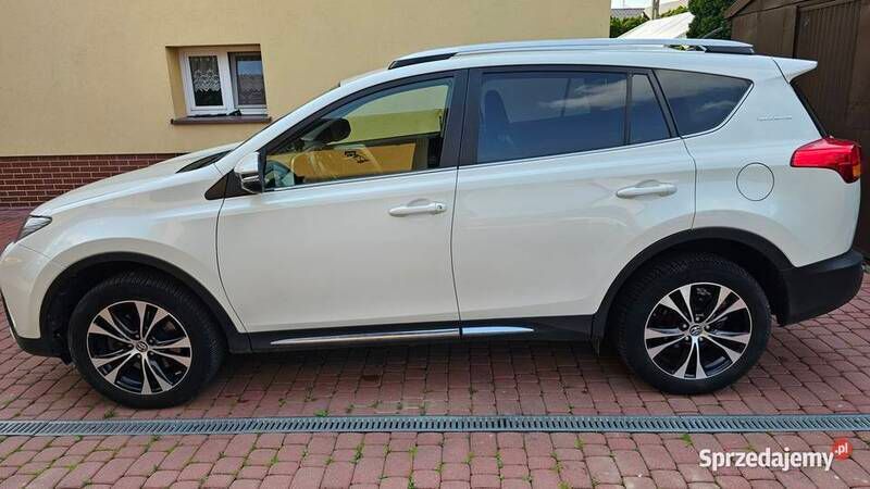 Biały Używany 2015 Toyota RAV4 SUV | 62 500 zł (Dość drogi) - Obraz 1/4