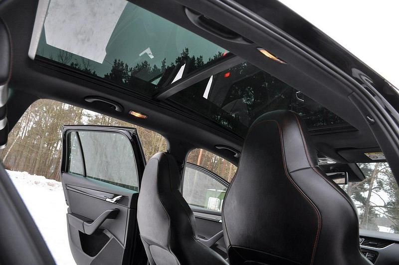 Używany Skoda Octavia 184 KM (135 kW) 2015 Czarny Hatchback