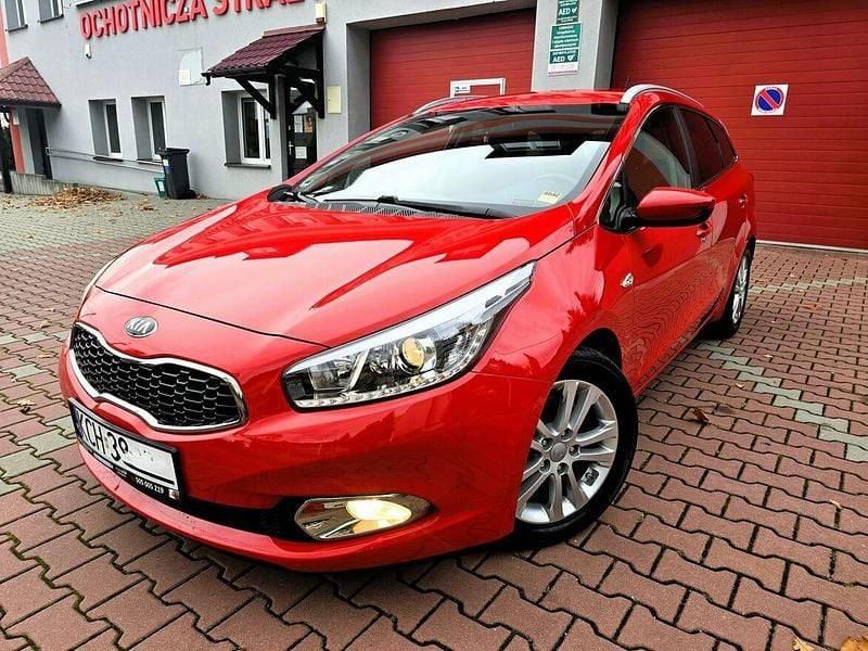 Czerwony Używany 2014 Kia Ceed Kombi | 34 990 zł (Uczciwa cena) - Obraz 1/4