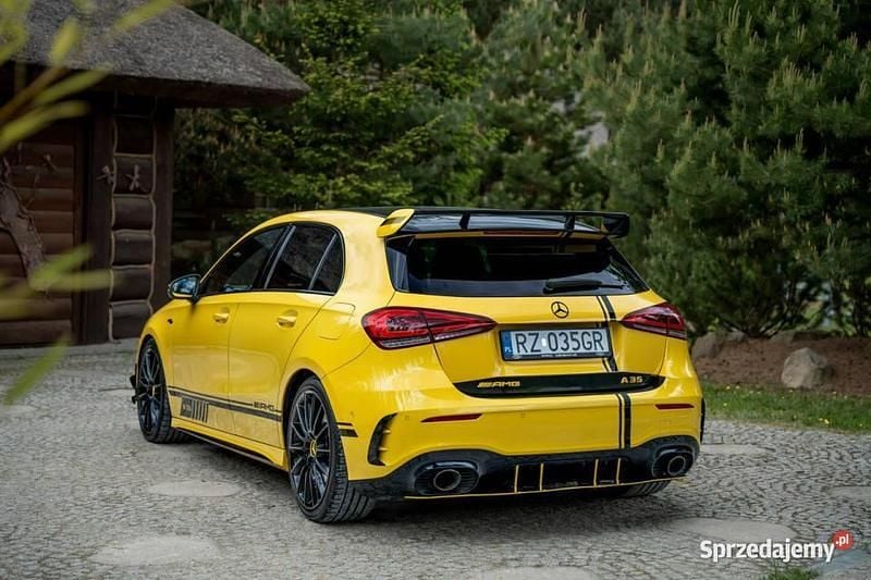 Żółty Używany 2019 Mercedes A35 AMG AMG Hatchback | 139 777 zł - Obraz 1/4