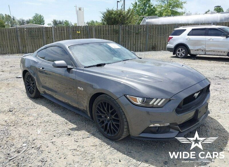 Szary (metalik) Używany 2017 Ford Mustang Coupe | 52 300 zł - Obraz 1/4
