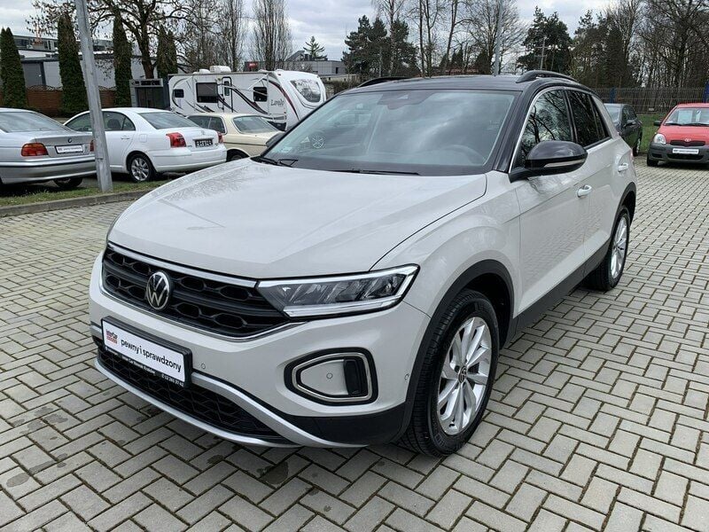 Biały Używany 2022 VW T-Roc Life SUV | 122 899 zł - Obraz 1/4