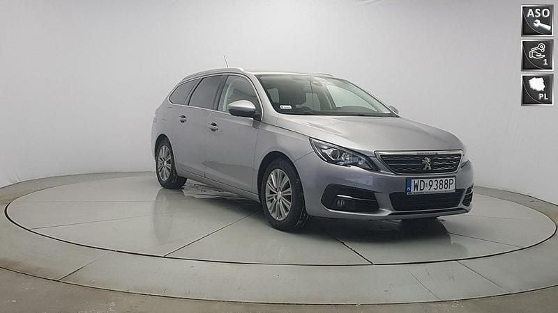 Używany Peugeot 308 Allure 131 KM (96 kW) 2021 Szary Kombi
