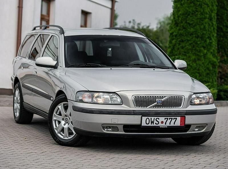 Używany Volvo V70 140 KM (102 kW) 2001 Szary Kombi