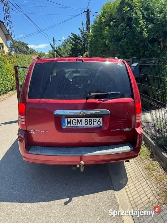 Używany Chrysler Town & Country 2009 Czerwony Minivan