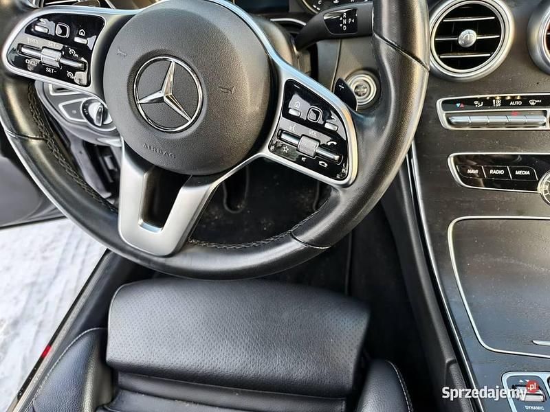 Używany Mercedes 300 2019