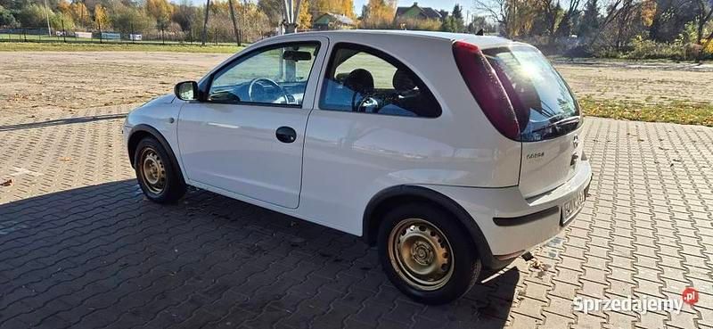 Biały Używany 2006 Opel Corsa Hatchback | 2450 zł - Obraz 1/4