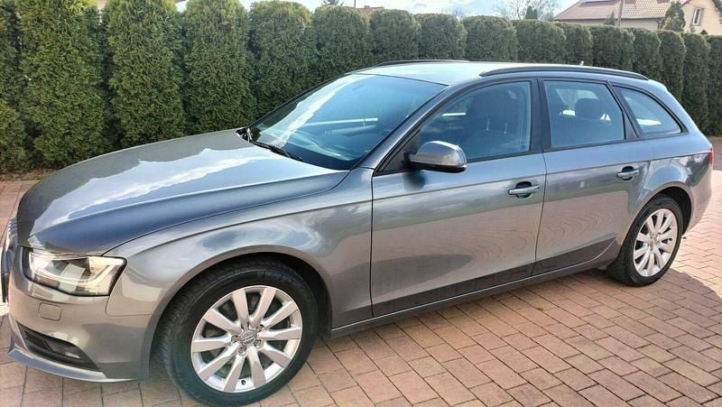 Szary Używany 2013 Audi A4 Kombi | 40 000 zł (Dobra cena) - Obraz 1/4