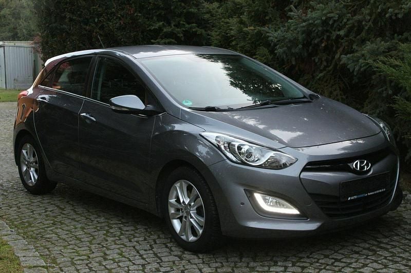 Używany Hyundai i30 100 KM (73 kW) 2014 Szary (metalik) Hatchback