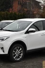 Używany Toyota RAV4 Hybrid 197 KM (144 kW) 2016 Biały SUV