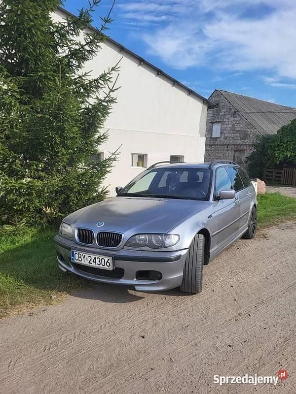 Srebrny Używany 2004 BMW 320 Kombi | 9700 zł (Uczciwa cena) - Obraz 1/4