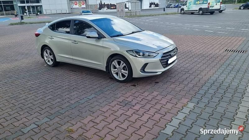 Beżowy Używany 2017 Hyundai Elantra Sedan/Limuzyna | 35 900 zł (Uczciwa cena) - Obraz 1/4