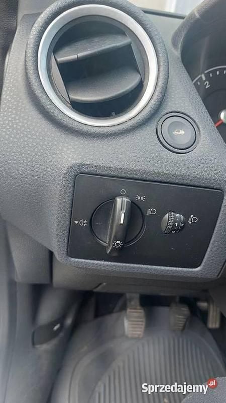 Używany Ford Fiesta 2007 Srebrny Hatchback