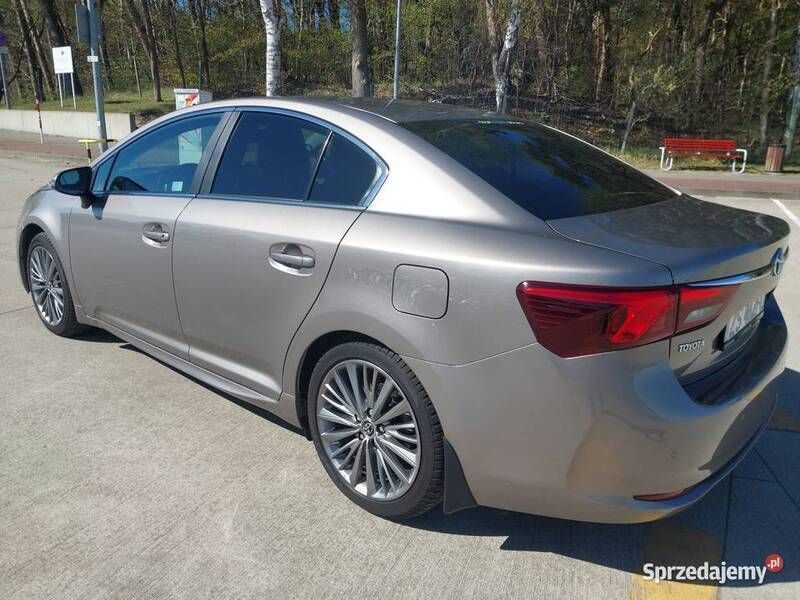 Szary Używany 2015 Toyota Avensis Sedan/Limuzyna | 52 000 zł - Obraz 1/4