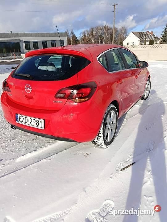 Używany Opel Astra 2010 Czerwony Hatchback