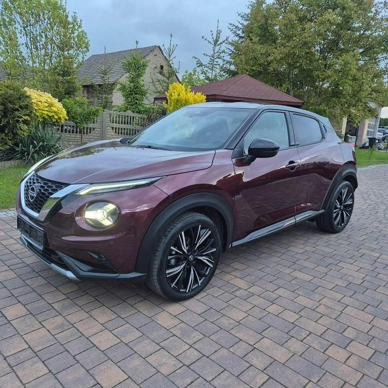 Bordowy Używany 2023 Nissan Juke SUV | 82 500 zł (Dość drogi) - Obraz 1/4