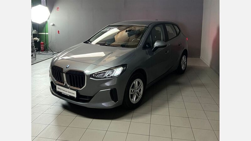 Szary skyscraper m metalizowany Używany 2023 BMW 216 Active Tourer Comfort Edition Minivan | 109 900 zł - Obraz 1/3