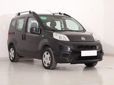 Czarny Używany 2018 Fiat Qubo Trekking Minivan | 28 999 zł - Obraz 1/4