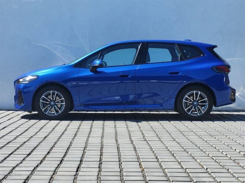 Używany BMW 218 Active Tourer Luxury Line 136 KM (100 kW) 2023 Niebieski portimao m metalizowany Minivan