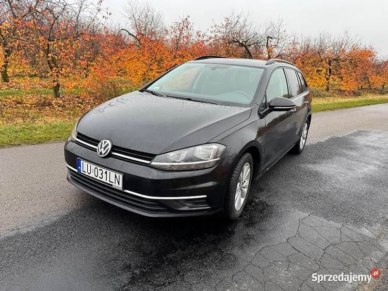 Czarny Używany 2017 VW Golf VII Comfortline Kombi | 45 000 zł (Uczciwa cena) - Obraz 1/4