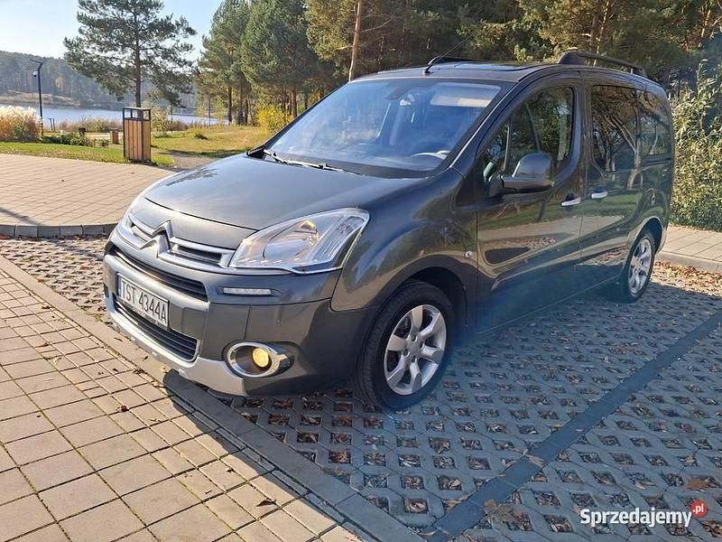 Szary Używany 2014 Citroën Berlingo XTR Minivan | 29 900 zł (Uczciwa cena) - Obraz 1/4