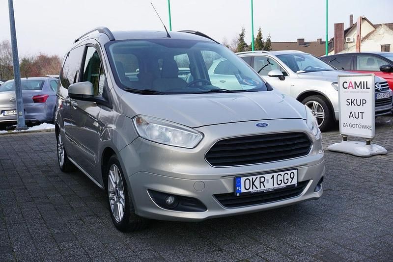 Używany Ford Tourneo Courier 101 KM (74 kW) 2015 Beżowy Minivan