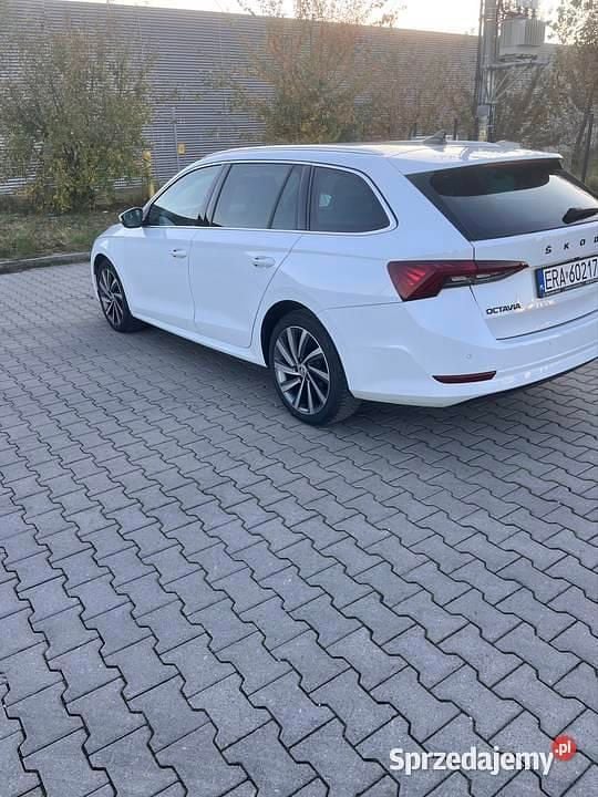 Używany Skoda Octavia 2021 Biały Kombi