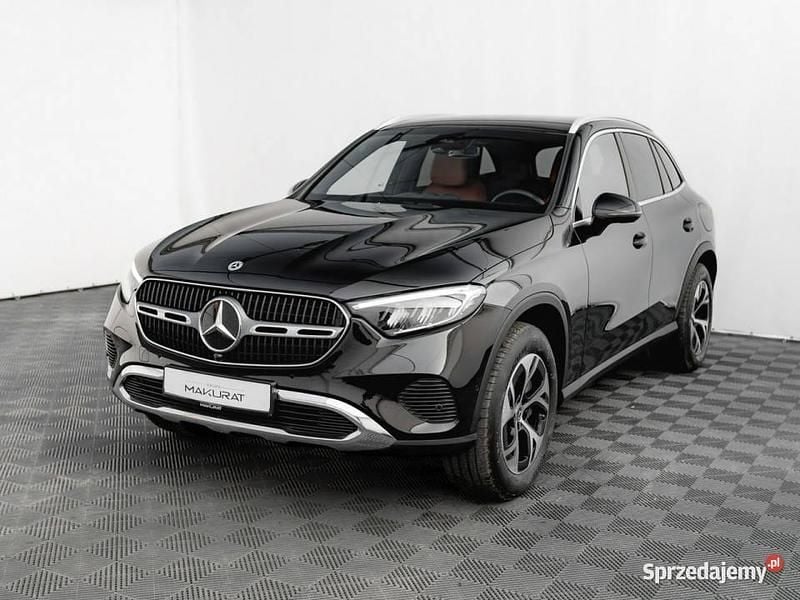 Używany Mercedes GLC300e Avantgarde 2024 Czarny SUV