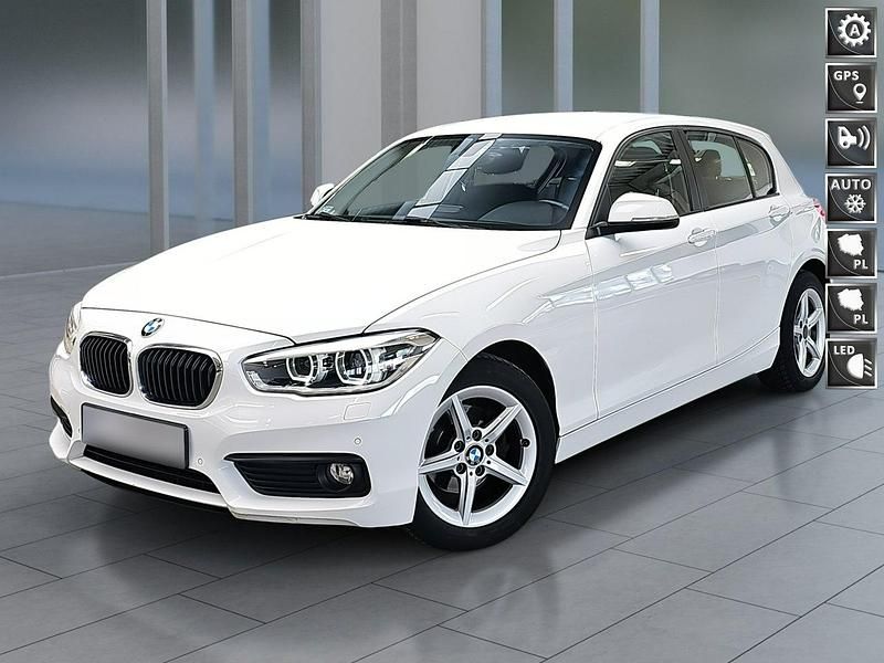 Biały Używany 2015 BMW 118 Hatchback | 48 000 zł (Uczciwa cena) - Obraz 1/4