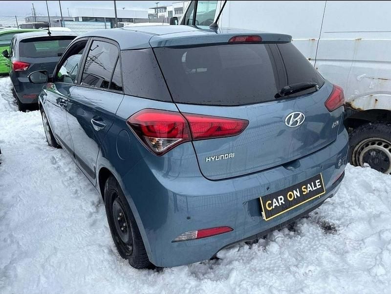 Używany Hyundai i20 86 KM (63 kW) 2016 Niebieski Hatchback