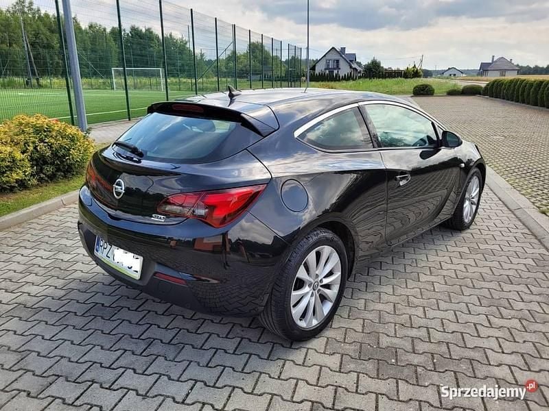 Używany Opel Astra GTC 2013 Czarny Coupe