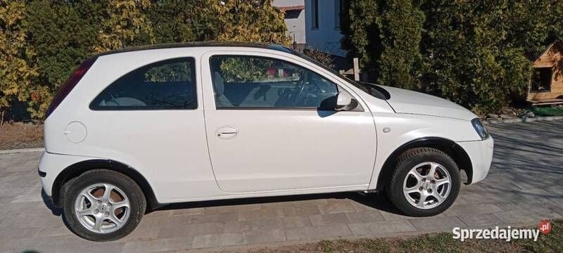 Biały Używany 2003 Opel Corsa Hatchback | 2800 zł (Uczciwa cena) - Obraz 1/4