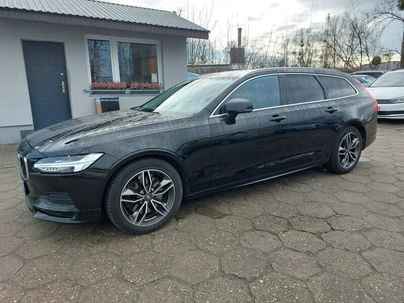 Używany Volvo V90 190 KM (139 kW) 2018 Czarny Kombi