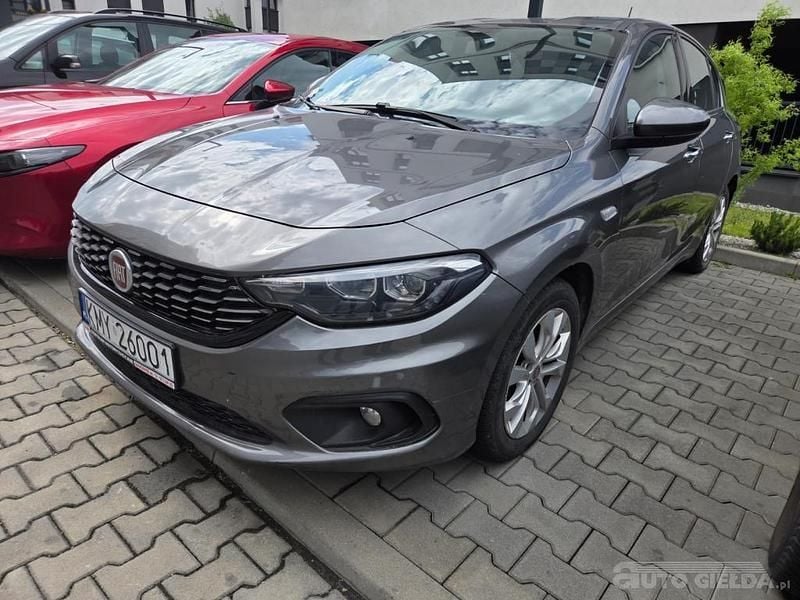 Używany 2017 Fiat Tipo Hatchback | 13 265 zł - Obraz 1/4