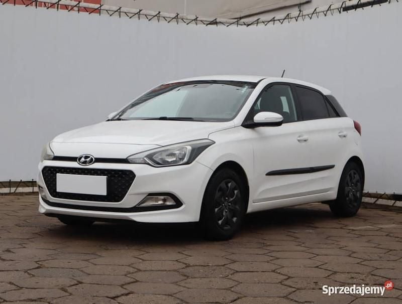 Używany Hyundai i20 2017 Biały Hatchback