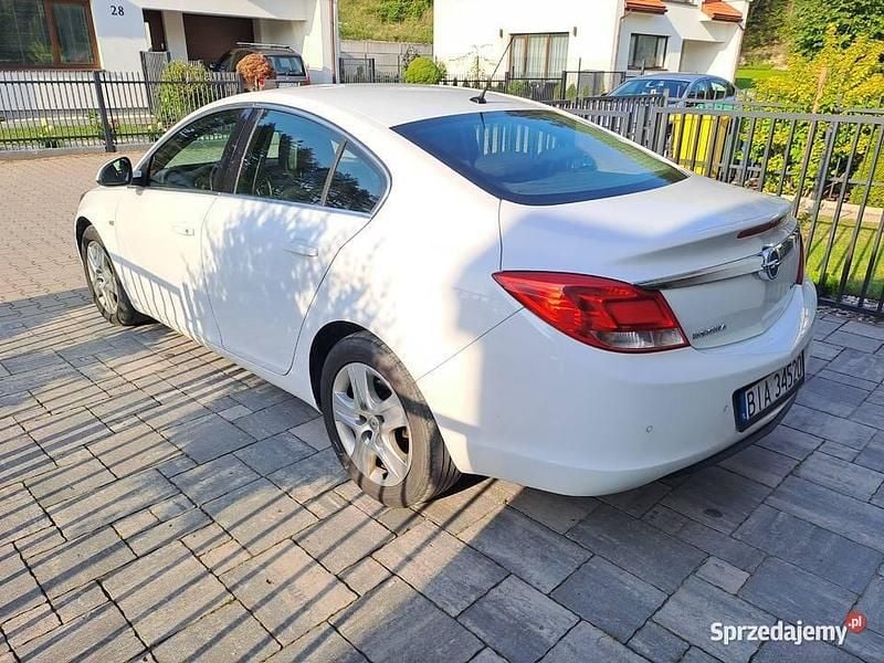 Biały Używany 2011 Opel Insignia Sedan/Limuzyna | 18 500 zł (Uczciwa cena) - Obraz 1/4