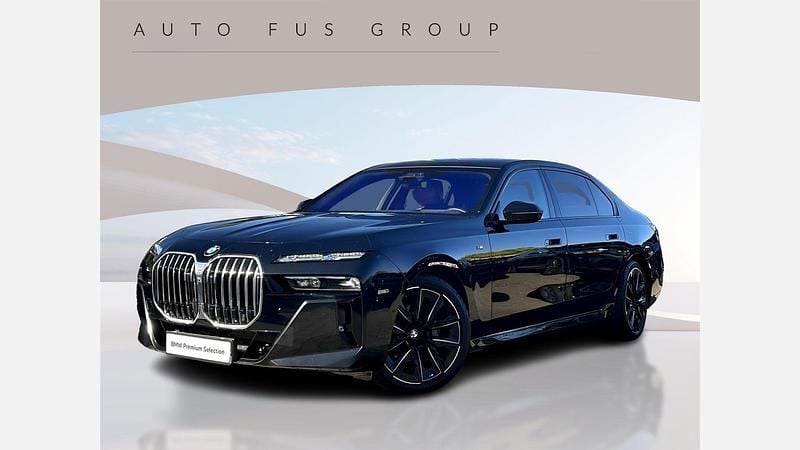 Czarny szafir metalizowany Używany 2023 BMW 740 Comfort Edition Sedan/Limuzyna | 379 900 zł (Uczciwa cena) - Obraz 1/3