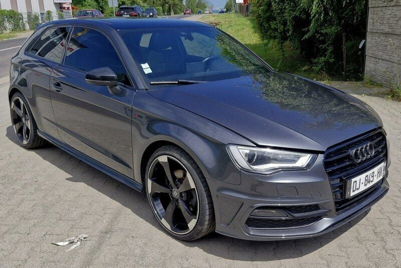 Szary (metalik, perła) Używany 2013 Audi A3 Hatchback | 24 400 zł - Obraz 1/4