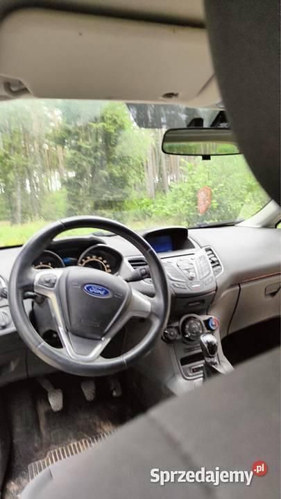 Używany Ford Fiesta 2015 Granatowy Hatchback
